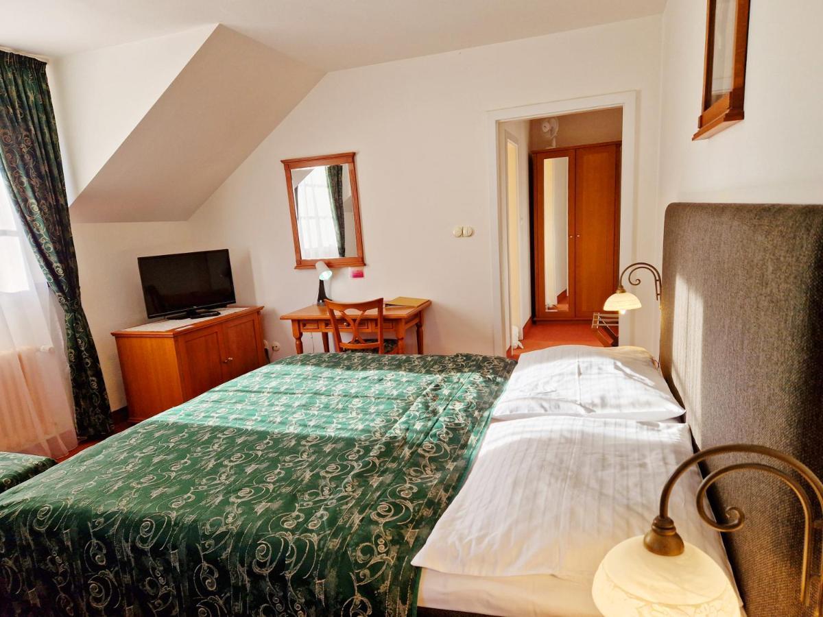 Romantik Hotel Eleonora Tabor Exterior photo